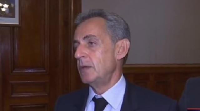Sarkozy se recusa a pedir perdão do presidente