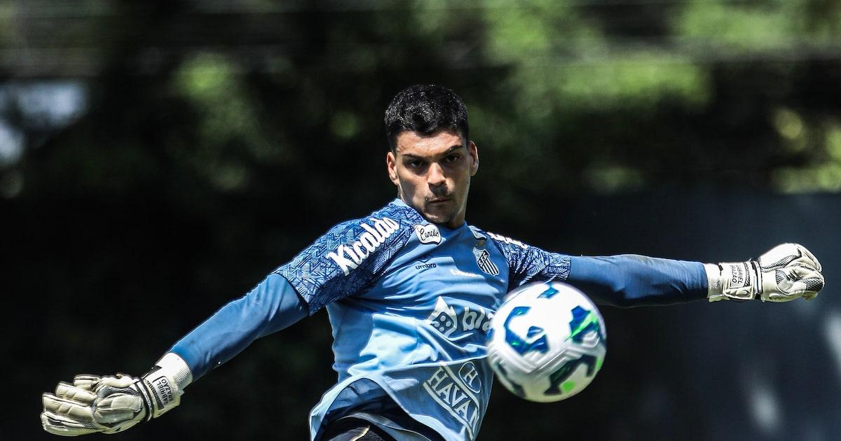 Flamengo mira Gabriel Brazão, do Santos, que enfrenta multa de 370 milhões de reais para clubes bras...